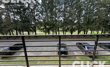 Departamento 3 ambientes en venta con cochera en Country El Venado I