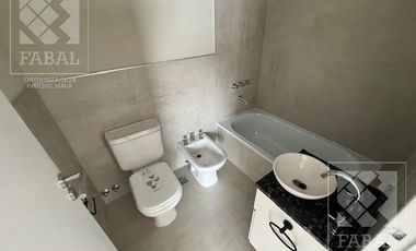 Departamento venta centro, monoambiente con cocina, baño y balcón; cochera opcional