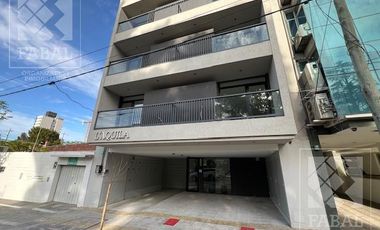 Departamento venta centro, monoambiente con cocina, baño y balcón; cochera opcional