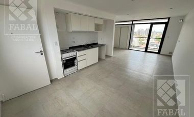 Departamento venta centro, monoambiente con cocina, baño y balcón; cochera opcional