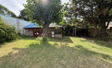 Casa en venta a metros de la laguna de Mar Chiquita - lote de 541m2