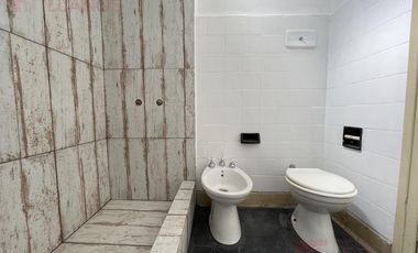 Casa en alquiler en Lujan centro para uso comercial