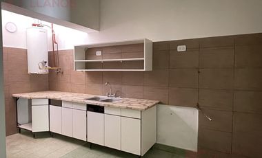 Casa en alquiler en Lujan centro para uso comercial