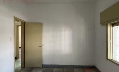 Casa en alquiler en Lujan centro para uso comercial