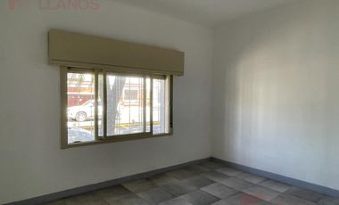 Casa en alquiler en Lujan centro para uso comercial