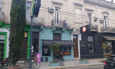 Amplia oficina en centro de Adrogué
