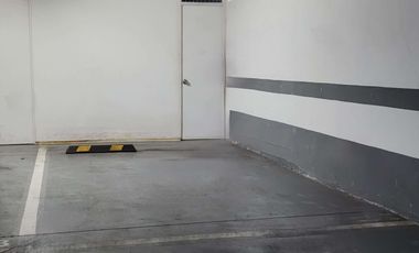 Venta Estacionamiento y Bodega Las Condes/ Destino Comercial