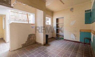 Inversión Estratégica, Casa Comercial