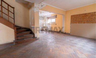 Inversión Estratégica, Casa Comercial