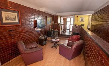 Casa 2 Pisos mas mansarda, 236Mts2 / Ñuñoa