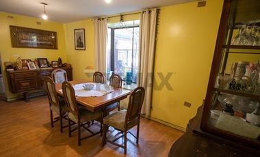 Casa 2 Pisos mas mansarda, 236Mts2 / Ñuñoa