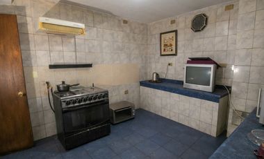 Casa 2 Pisos mas mansarda, 236Mts2 / Ñuñoa