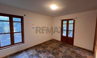 Se Arrienda Renovada Casa en el centro de Olmué