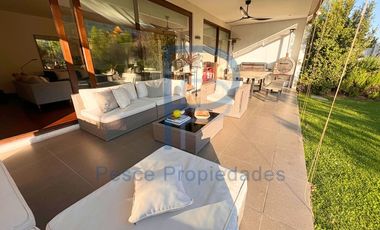CASA EN CONDOMINIO INTERIOR IMPECABLE Y EN ESTADO COMO NUEVA
