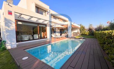 CASA EN CONDOMINIO INTERIOR IMPECABLE Y EN ESTADO COMO NUEVA