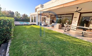 CASA EN CONDOMINIO INTERIOR IMPECABLE Y EN ESTADO COMO NUEVA