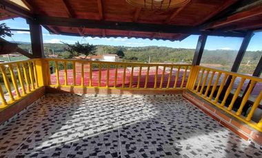 FINCA EN ARRIENDO UBICADA EN SANTA ELENA SECTOR EL ROSARIO