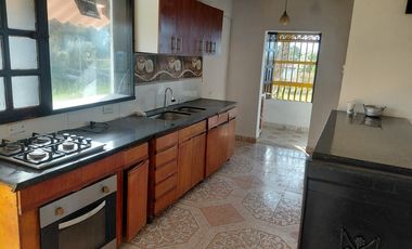 FINCA EN ARRIENDO UBICADA EN SANTA ELENA SECTOR EL ROSARIO