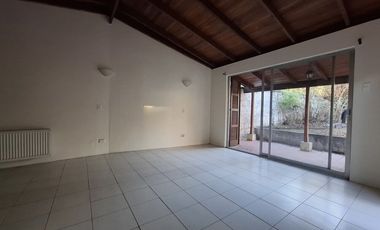 ¡EN ARRIENDO! Casa Colonial Recién Remodelada en Providencia