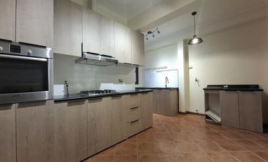 ¡EN ARRIENDO! Casa Colonial Recién Remodelada en Providencia