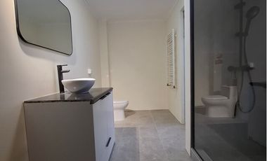 ¡EN ARRIENDO! Casa Colonial Recién Remodelada en Providencia