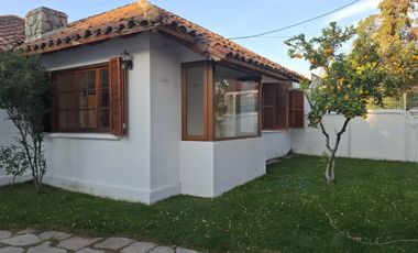 ¡EN ARRIENDO! Casa Colonial Recién Remodelada en Providencia