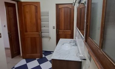 ¡EN ARRIENDO! Casa Colonial Recién Remodelada en Providencia