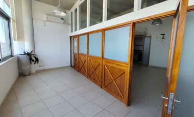 Oficina en alquiler en edificio Puerta Norte , Nordelta