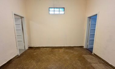 casa en alquiler tres ambientes en lujan calle Ituzaingó