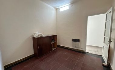 casa en alquiler tres ambientes en lujan calle Ituzaingó
