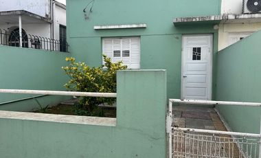 casa en alquiler tres ambientes en lujan calle Ituzaingó