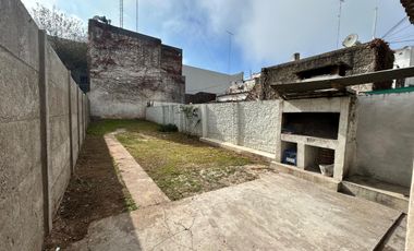 casa en alquiler tres ambientes en lujan calle Ituzaingó