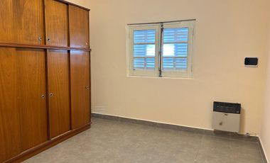 casa en alquiler tres ambientes en lujan calle Ituzaingó