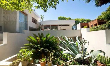 Residencia exclusiva totalmente renovada en Olivos!