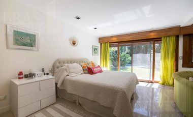 Residencia exclusiva totalmente renovada en Olivos!