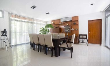 Residencia exclusiva totalmente renovada en Olivos!
