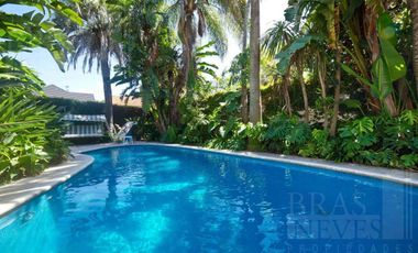 Residencia exclusiva totalmente renovada en Olivos!