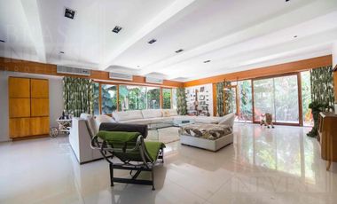 Residencia exclusiva totalmente renovada en Olivos!