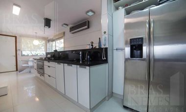 Residencia exclusiva totalmente renovada en Olivos!