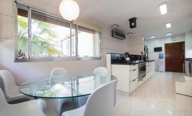 Residencia exclusiva totalmente renovada en Olivos!