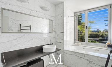 Exclusiva casa con jardin, pileta y cochera en Barrio Parque