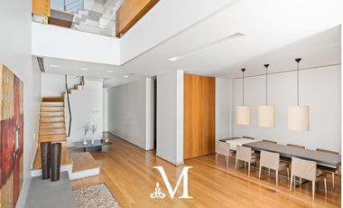 Exclusiva casa con jardin, pileta y cochera en Barrio Parque