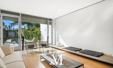 Exclusiva casa con jardin, pileta y cochera en Barrio Parque