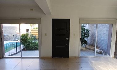 Casa en Alquiler en La Sexta Sección, Ciudad| 3 dormitorios, 3 baños, cochera, pileta