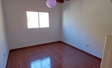 Casa en Alquiler en La Sexta Sección, Ciudad| 3 dormitorios, 3 baños, cochera, pileta