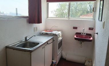 Renta de Estudio Independiente con patio en Vista del Valle, Naucalpan