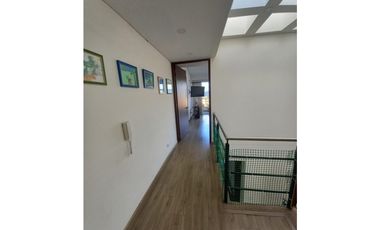 SE VENDE HERMOSO PENTHOUSE EN ALGARRA 3