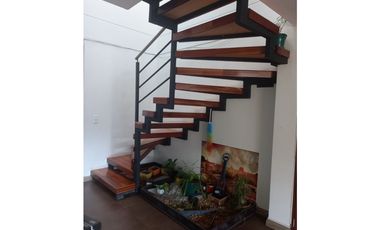 SE VENDE HERMOSO PENTHOUSE EN ALGARRA 3