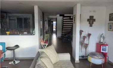 SE VENDE HERMOSO PENTHOUSE EN ALGARRA 3