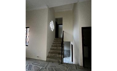 CASA EN ALQUILER LAS MERCEDES CON AMPLIOS ESPACIOS, PALMIRA-VALLE